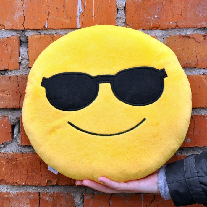 фотография Подушка Emoji «Sunglasses Emoji» 27 см ярко-желтая  - 490 р.